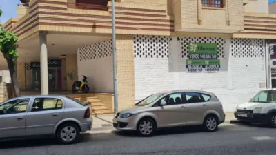 Local comercial en venta en Calle de la Fuente Canónigos, 11, Griselas-Gardachales (Tudela) de 150.000 €