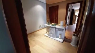 Piso en alquiler en Calle de San Melchor García Sampedro, cerca de Calle de San Mateo, Centro (Oviedo) de 900 €<span>/mes</span>