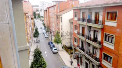 Piso en alquiler en Calle de San Melchor García Sampedro, cerca de Calle de San Mateo, Centro (Oviedo) de 900 €<span>/mes</span>