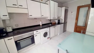 Piso en alquiler en Calle de San Melchor García Sampedro, cerca de Calle de San Mateo, Centro (Oviedo) de 900 €<span>/mes</span>