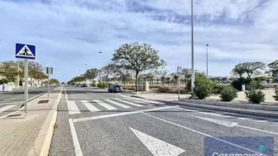Terreno en venta en Calle Nicolas de Bussi - Más