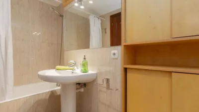 Apartment on Irunlarrea Street photo 21