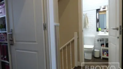 Casa adosada en venta en Santiago Etxaldea, cerca de Entrambasaguas Estrata, Basurtu (Distrito Basurtu-Zorrotza. Bilbao) de 517.000 €