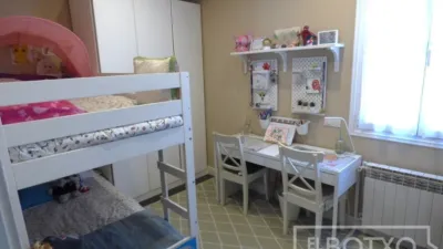 Casa adosada en venta en Santiago Etxaldea, cerca de Entrambasaguas Estrata, Basurtu (Distrito Basurtu-Zorrotza. Bilbao) de 517.000 €