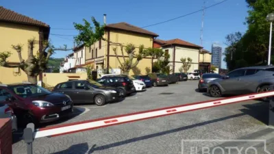 Casa adosada en venta en Santiago Etxaldea, cerca de Entrambasaguas Estrata, Basurtu (Distrito Basurtu-Zorrotza. Bilbao) de 517.000 €