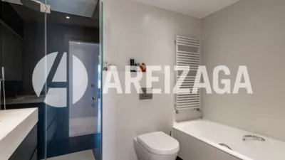 Piso en venta en Plaza de Bentaberri, Antiguo Ondarreta (San Sebastián - Donostia) de 1.850.000 €