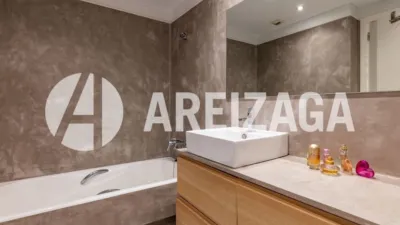 Piso en venta en Plaza de Bentaberri, Antiguo Ondarreta (San Sebastián - Donostia) de 1.850.000 €