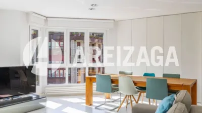 Piso en venta en Plaza de Bentaberri, Antiguo Ondarreta (San Sebastián - Donostia) de 1.850.000 €