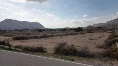 Terreno en venta en Calle Camino de La Ermita del Salar - Más