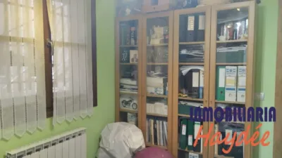 Flat on Calle de Sor Natividad Homedes photo 35
