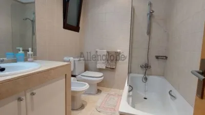 Piso en alquiler en Avenida de Torrelavega, cerca de Calle de la Tenderina Alta, Tenderina-Mercadín-Fozaneldi (Oviedo) de 1.200 €<span>/mes</span>