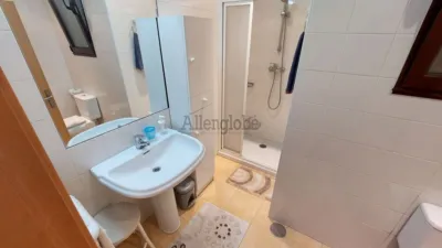 Piso en alquiler en Avenida de Torrelavega, cerca de Calle de la Tenderina Alta, Tenderina-Mercadín-Fozaneldi (Oviedo) de 1.200 €<span>/mes</span>