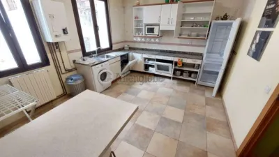 Piso en alquiler en Avenida de Torrelavega, cerca de Calle de la Tenderina Alta, Tenderina-Mercadín-Fozaneldi (Oviedo) de 1.200 €<span>/mes</span>