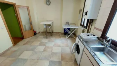 Piso en alquiler en Avenida de Torrelavega, cerca de Calle de la Tenderina Alta, Tenderina-Mercadín-Fozaneldi (Oviedo) de 1.200 €<span>/mes</span>