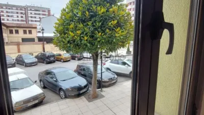Piso en alquiler en Avenida de Torrelavega, cerca de Calle de la Tenderina Alta, Tenderina-Mercadín-Fozaneldi (Oviedo) de 1.200 €<span>/mes</span>
