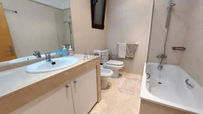 Piso en alquiler en Avenida de Torrelavega, cerca de Calle de la Tenderina Alta, Tenderina-Mercadín-Fozaneldi (Oviedo) de 1.200 €<span>/mes</span>