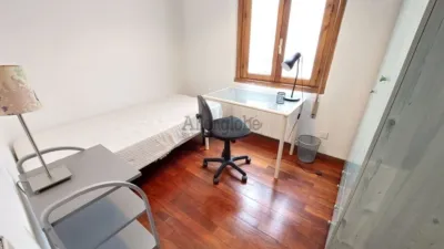 Piso en alquiler en Calle del Sacramento, Centro (Oviedo) de 900 €<span>/mes</span>