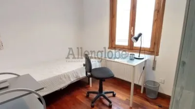 Piso en alquiler en Calle del Sacramento, Centro (Oviedo) de 900 €<span>/mes</span>