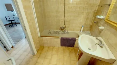 Piso en alquiler en Calle del Sacramento, Centro (Oviedo) de 900 €<span>/mes</span>