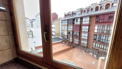 Piso en alquiler en Calle del Sacramento, Centro (Oviedo) de 900 €<span>/mes</span>