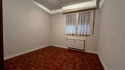 Piso en alquiler en Calle de Cuesta de la Reina, San Juan - Donibane (Pamplona - Iruña) de 1.300 €<span>/mes</span>