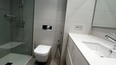 Piso en alquiler en Calle de Cuesta de la Reina, San Juan - Donibane (Pamplona - Iruña) de 1.300 €<span>/mes</span>