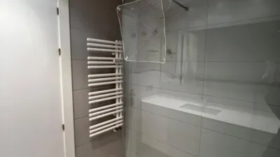 Piso en alquiler en Calle de Cuesta de la Reina, San Juan - Donibane (Pamplona - Iruña) de 1.300 €<span>/mes</span>