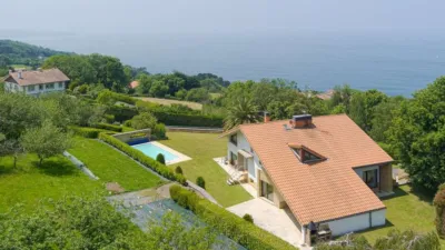 Casa en alquiler en Camino de Arritxulo, Ibaeta-Igeldo (San Sebastián - Donostia) de 9.000 €<span>/mes</span>