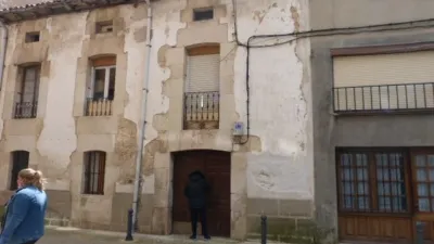 House in Casa Para in the center of Villarcayo with an interior patio of about 60 m². Distributed over three floors, with the possibility of adding another floor. photo 23