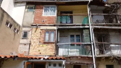 House in Casa Para in the center of Villarcayo with an interior patio of about 60 m². Distributed over three floors, with the possibility of adding another floor. photo 6