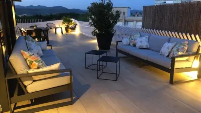 Top floor flat on Calle del Monasterio de Aberin photo 2