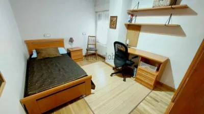 Piso en alquiler en Calle del Padre Suárez, Centro (Oviedo) de 1.300 €<span>/mes</span>