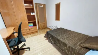 Piso en alquiler en Calle del Padre Suárez, Centro (Oviedo) de 1.300 €<span>/mes</span>