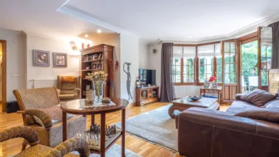 Casa adosada en venta en Herrikosoro Kalea, cerca de Sorginsoro Kalea, Zarautz de 1.075.000 €
