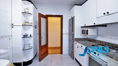 Apartment on Calle de Miguel Servet photo 17