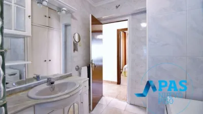 Apartment on Calle de Miguel Servet photo 24