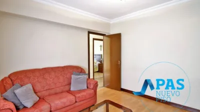 Apartment on Calle de Miguel Servet photo 9