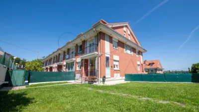 Townhouse in Barrio de las Heras-Sota photo 2