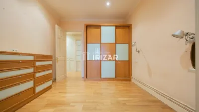 Apartment on Ercilla Street photo 17