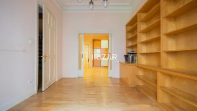 Apartment on Ercilla Street photo 18