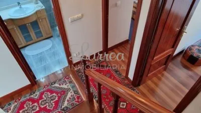 Terraced house on Sabino Arana Street photo 10