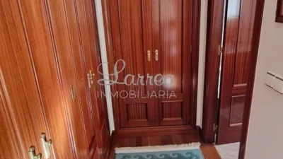 Terraced house on Sabino Arana Street photo 13