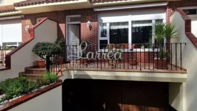 Terraced house on Sabino Arana Street photo 37