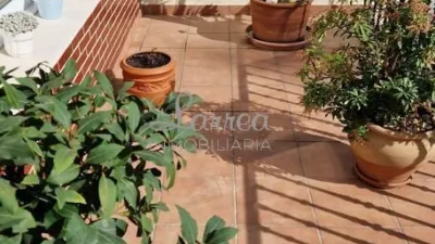 Terraced house on Sabino Arana Street photo 5