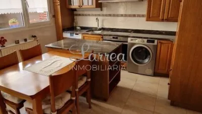 Terraced house on Sabino Arana Street photo 8
