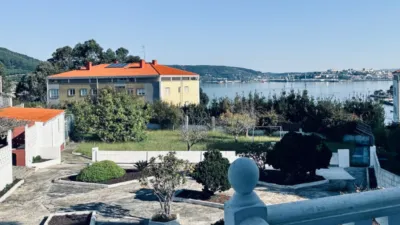 Pis – Mugardos, A Xesteira, O Cristo - Vista 2