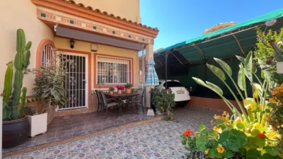 Chalet en venta en Playa Flamenca-Las Piscinas - Vista 3