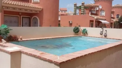 Chalet en venta en Playa Flamenca-Las Piscinas - Vista 4