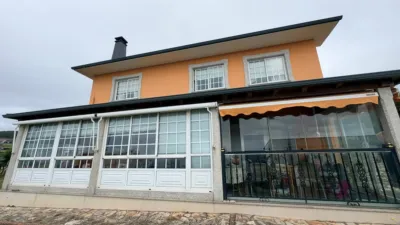 Chalet on Calle Escritora Pilar Cebreiro photo 10