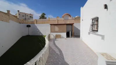 Chalet on Carrer de Espronceda photo 12